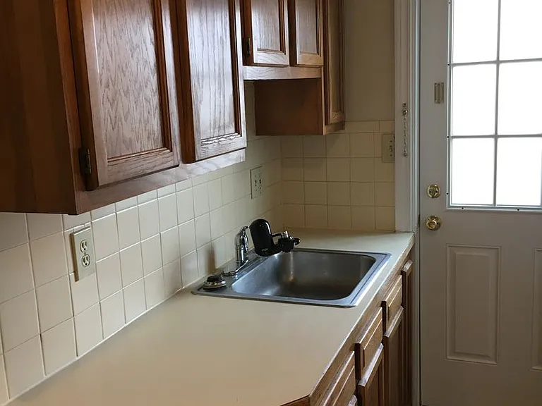 260-274 E Hudson St — Photo 8