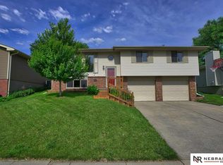 5907 S 52nd Street Ct, Lincoln, NE 68516