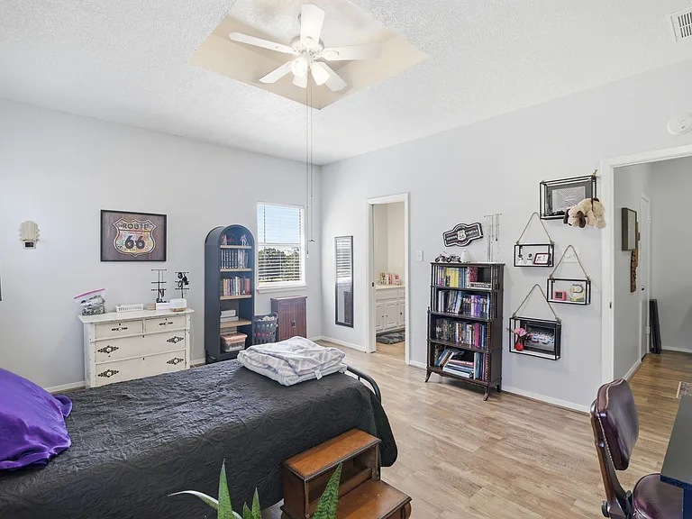 701 Oakland Hills Ln — Photo 17