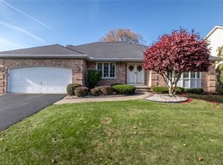 432 Wood Acres Dr, East Amherst, NY 14051