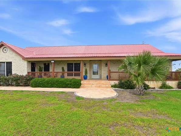 8293 Boenig Rd, Seguin, TX 78155