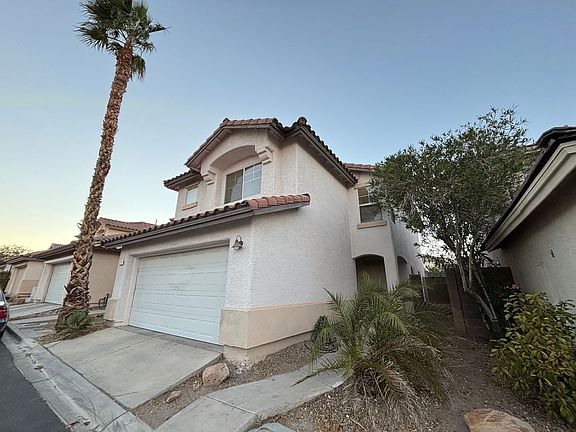 2nd image of 921 Ortega Hill Ln