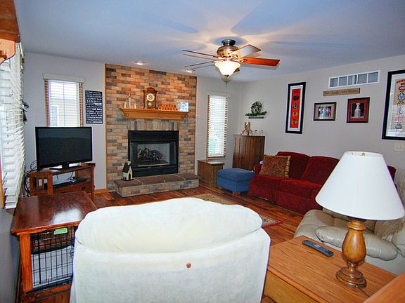 3rd image of 465 N 1st Ave