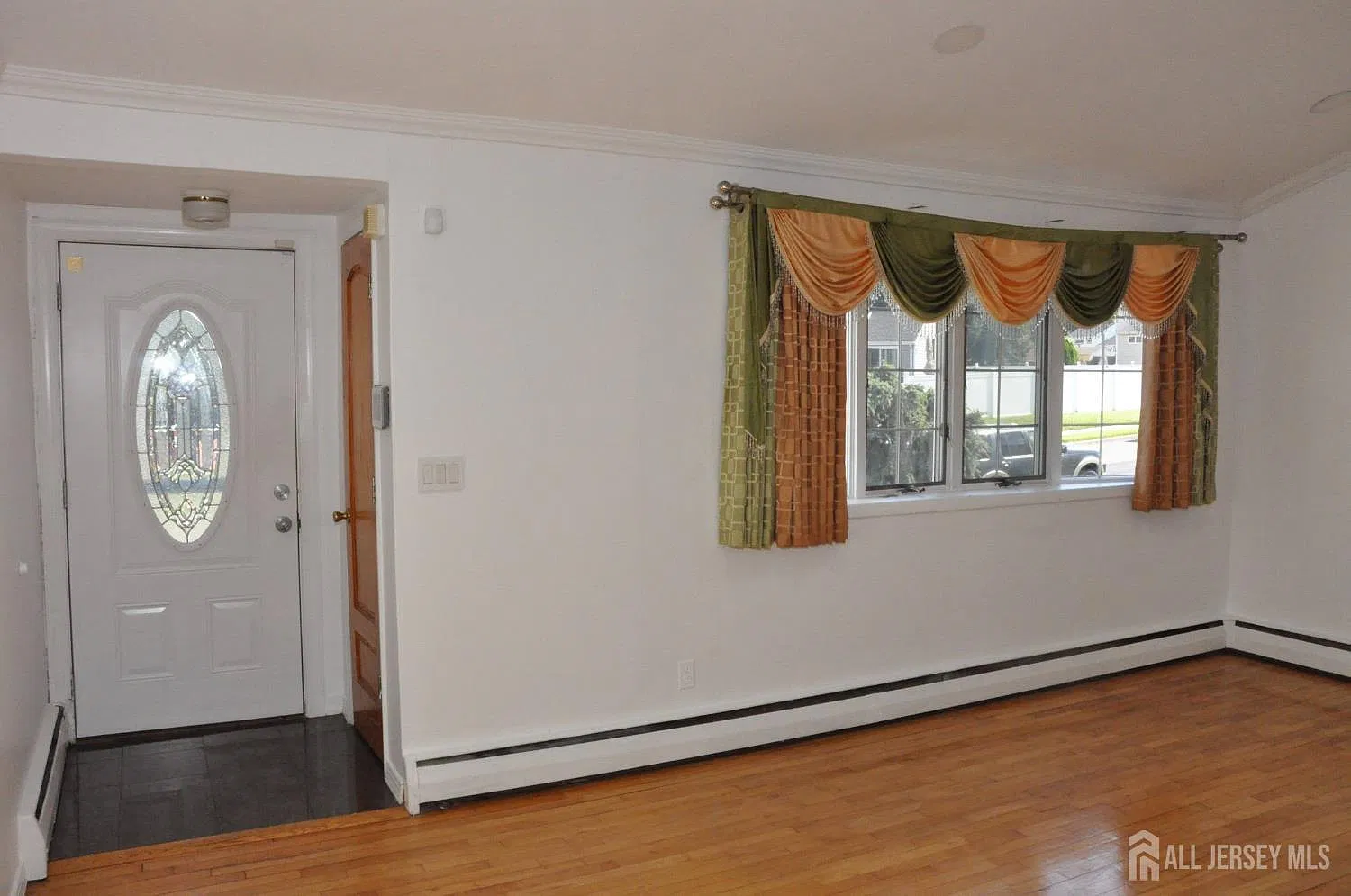3 bed, 2.0 bath, $3,200 — Photo 4