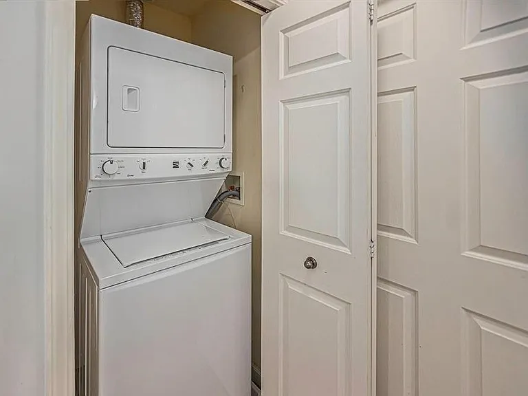 3286 Camden Dr #1 — Photo 12