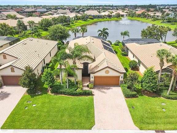 3rd image of 210 SE Courances Drive