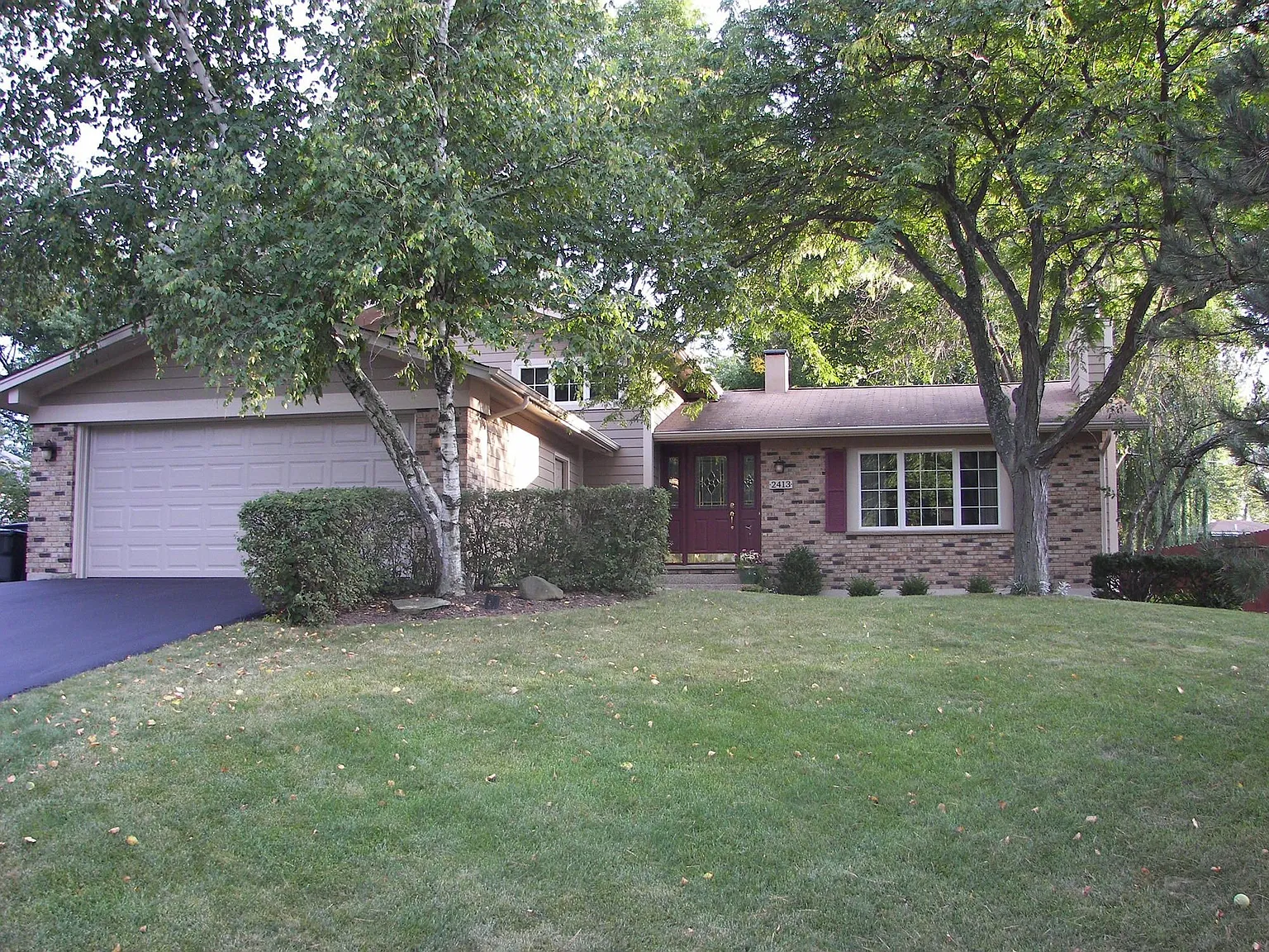 2413 Rose Tree Ln photo 1