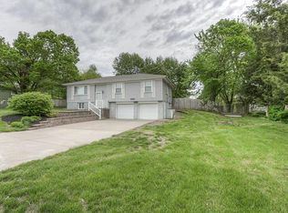 8335 Clare Rd, Lenexa, KS 66227