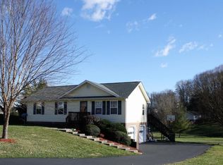 219 Maple Ridge Dr, Jonesborough, TN 37659