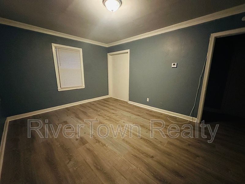 1st image of 905 Wrenwood St
