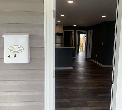 2nd image of 414 Culloden St #414