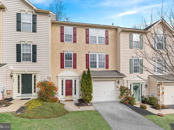 727 McCardle Dr, West Chester, PA 19380