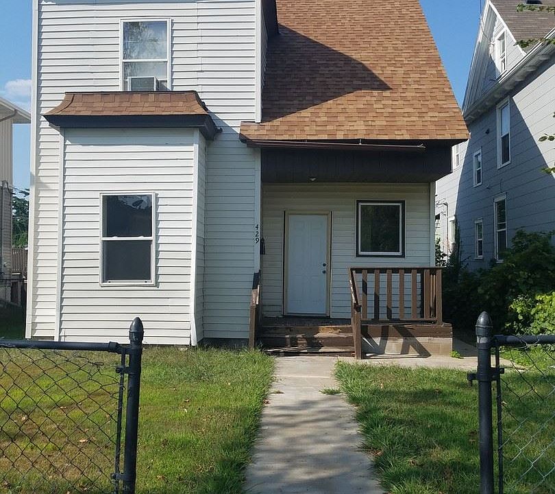 1st image of 429 Sherburne Ave #1