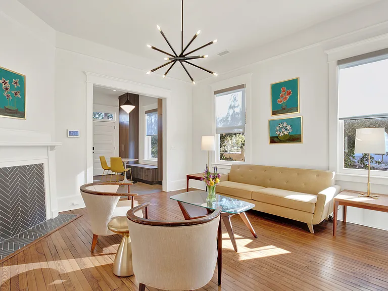 402 W 41st St #B — Photo 19