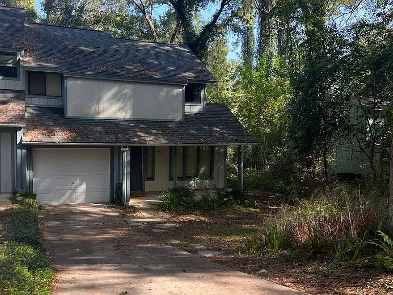 2094 Shangri La Ln — Photo 3