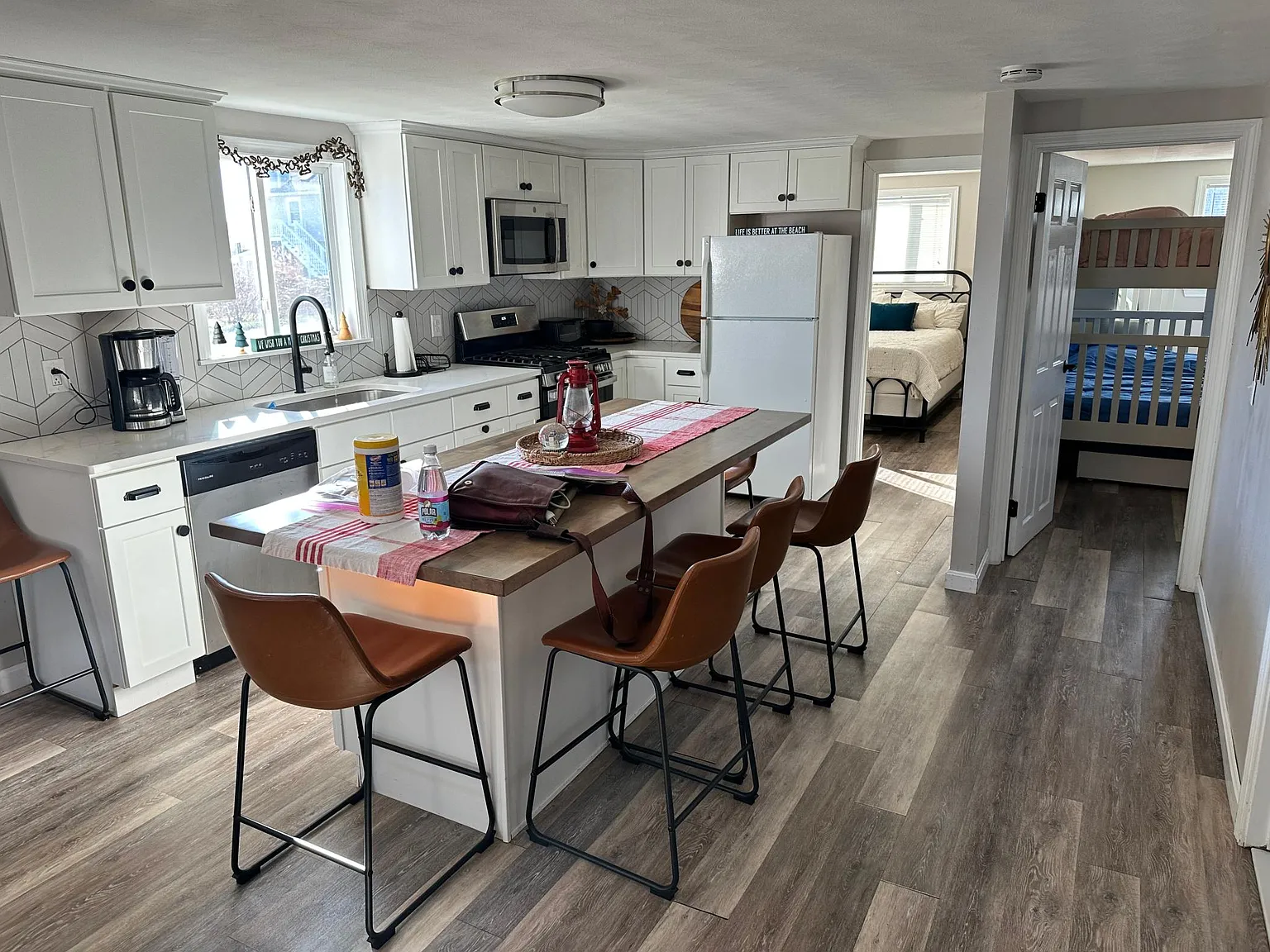 2 bed, 800 sqft, $2,331 — Photo 1