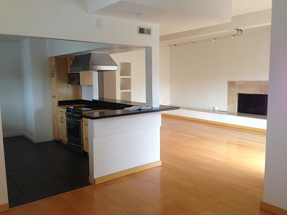 4th image of 1234 19th St Unit D