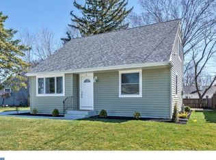 3 Gainor Ave, Maple Shade, NJ 08052