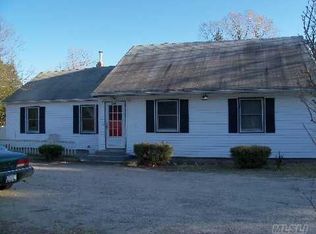 340 Granny Rd, Medford, NY 11763