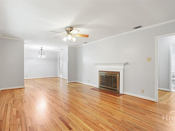 4th image of 317 Oxford Dr