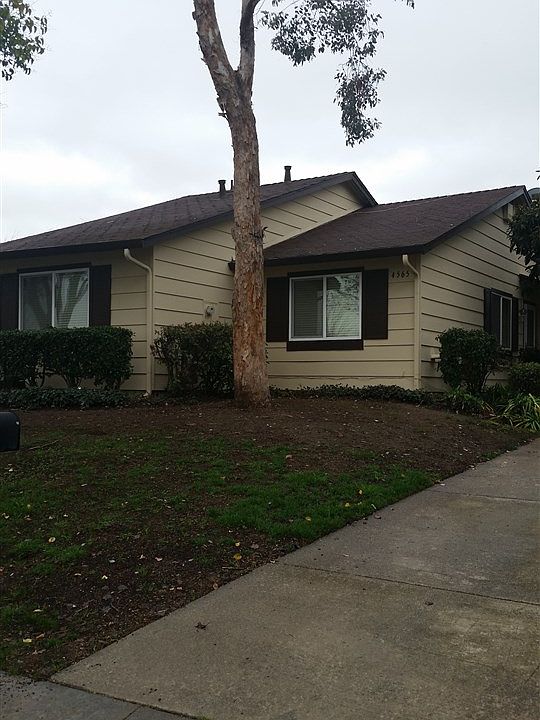 1st image of 4565 Fairway Ct