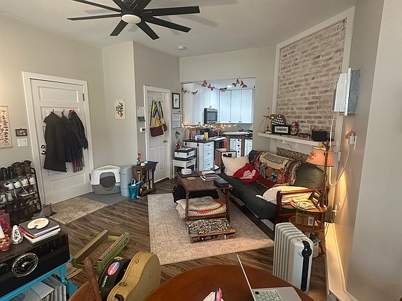 2nd image of 901 Elder St APT 1