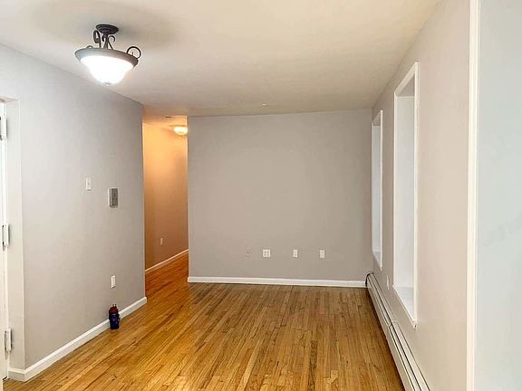 4th image of 453 W 125th St APT 4