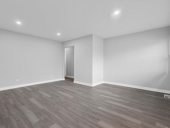 3rd image of 877 163rd St