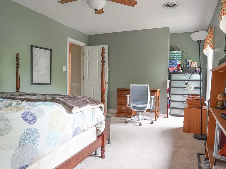 2405 Kenmore Rd — Photo 23