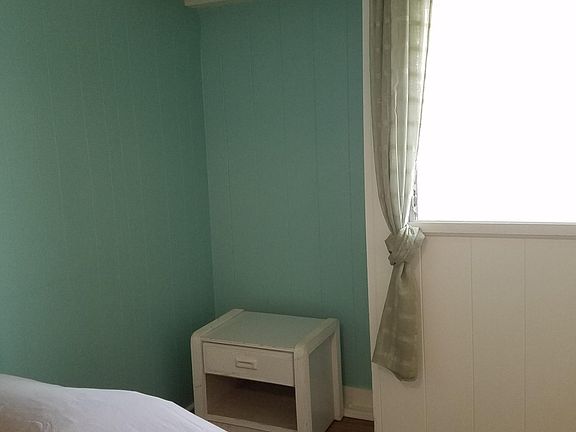 Largest bdrm with AC