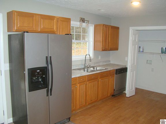 2nd image of 224 Anna St