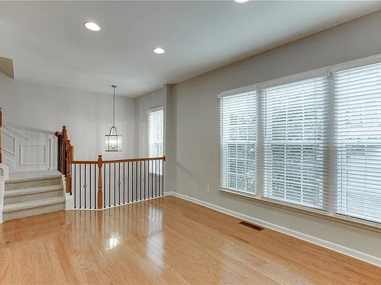 2801 Loftview Sq — Photo 19