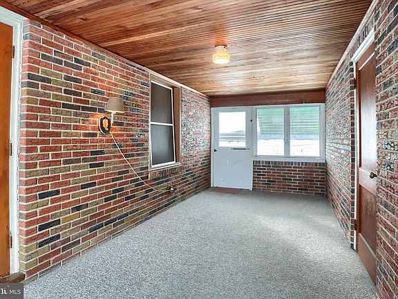 4th image of 678 Littlestown Rd