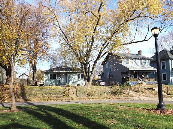 2nd image of 2008 Floral Ave