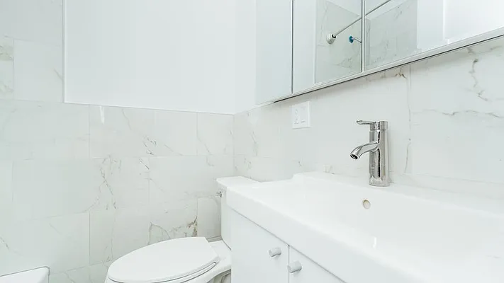 Rented by Nooklyn NYC LLC | media 92