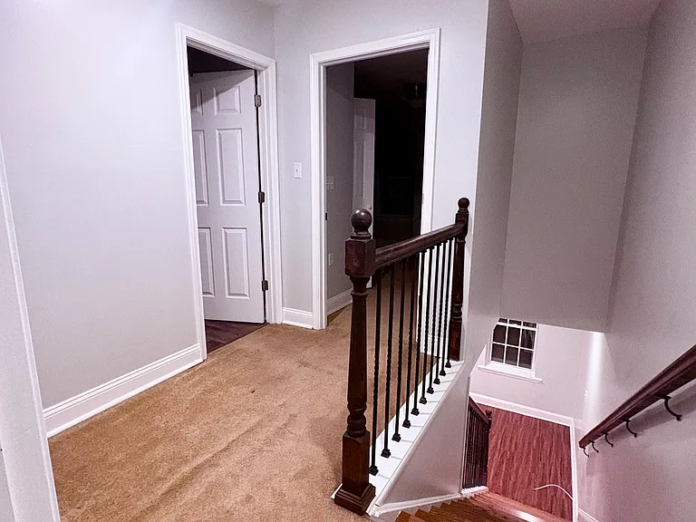 1008 W Cross St — Photo 13