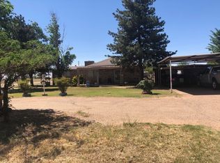 412 E Carter St, Sundown, TX 79372