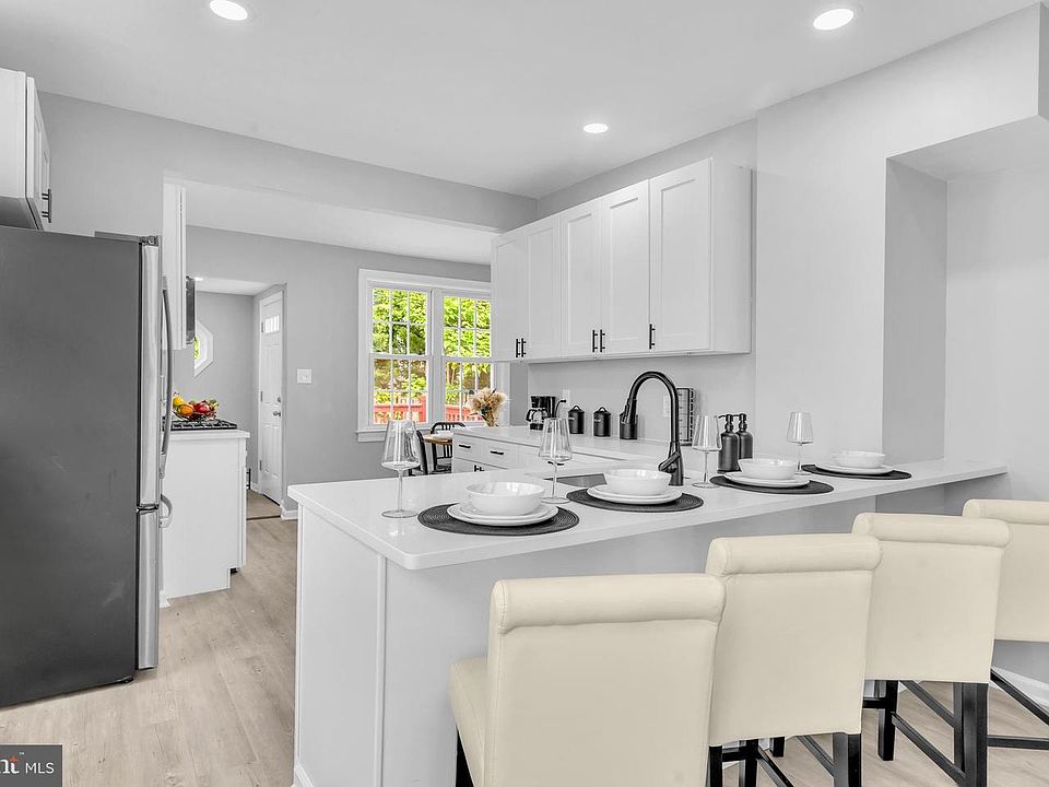 1st image of 6016 Sefton Ave