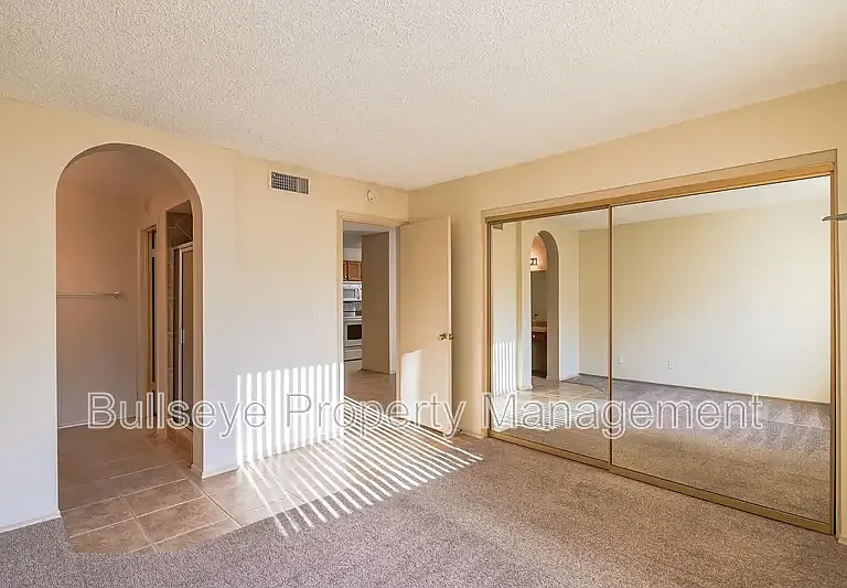 18624 N 93rd Ave — Photo 5