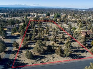 64661 Boones Borough Dr, Bend, OR 97701