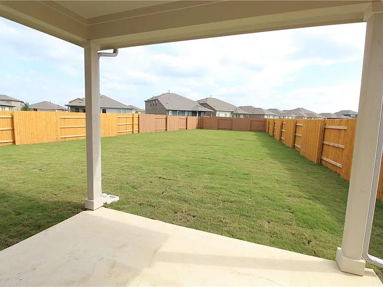120 Peruvian Ln — Photo 37