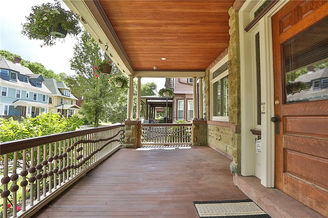 2 bed, 2.0 bath, 1400 sqft, $2,495 — Photo 4