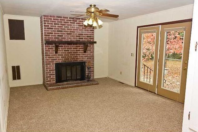 2nd image of 2862 Palmer Dr
