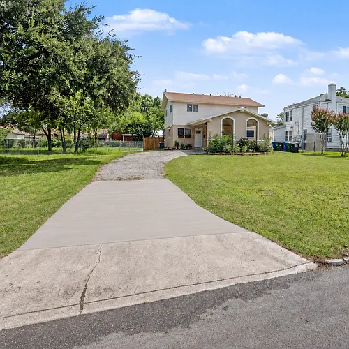 2202 W Mistletoe Ave #2200 Photo 1