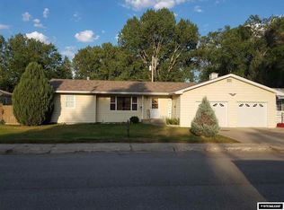 720 S 1st St, Glenrock, WY 82637