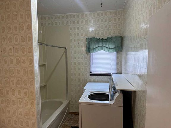 5th image of 61 W Mackenzie Ave