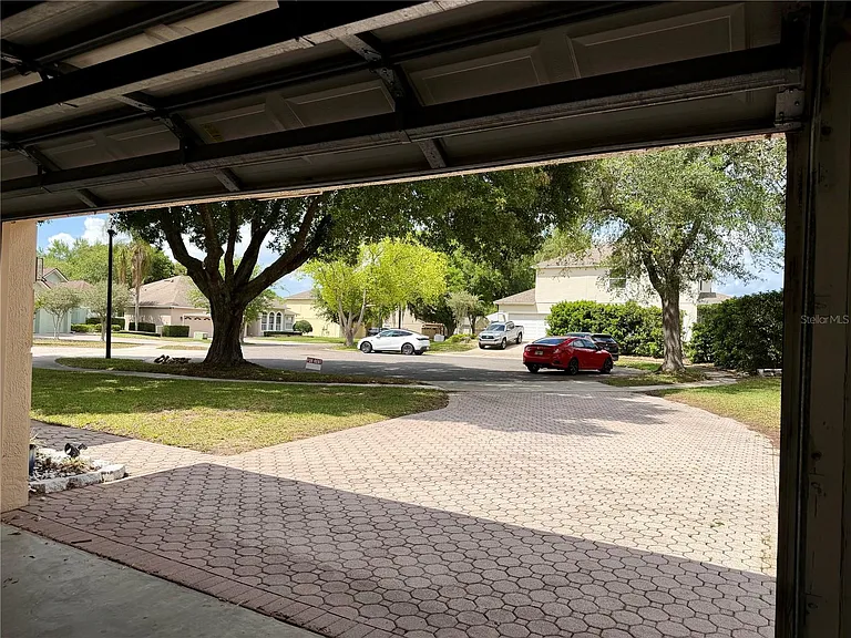 10237 Facet Ct — Photo 38