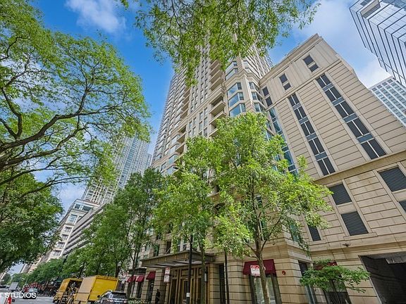 2nd image of 25 E Superior St APT 1003