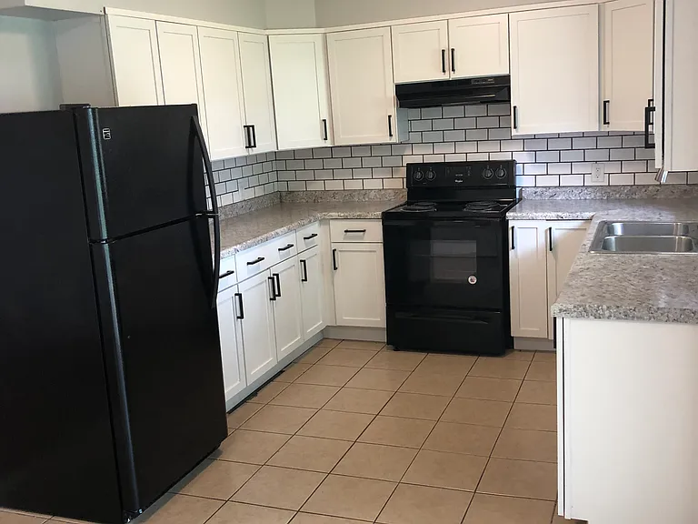 205 Dotson Dr — Photo 6