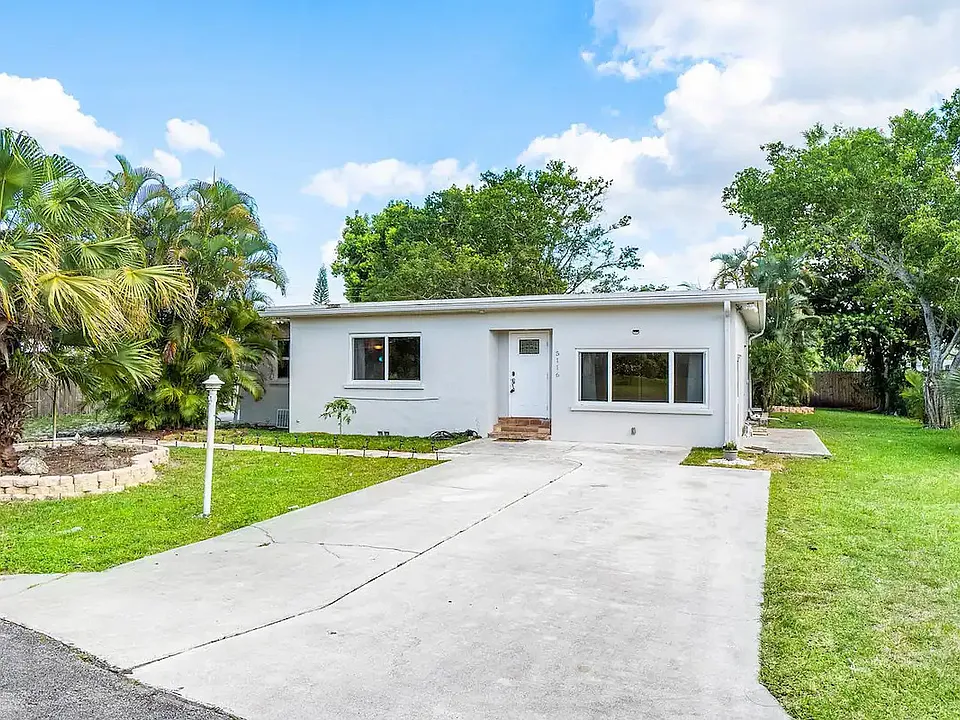 5116 Hartwick Ln